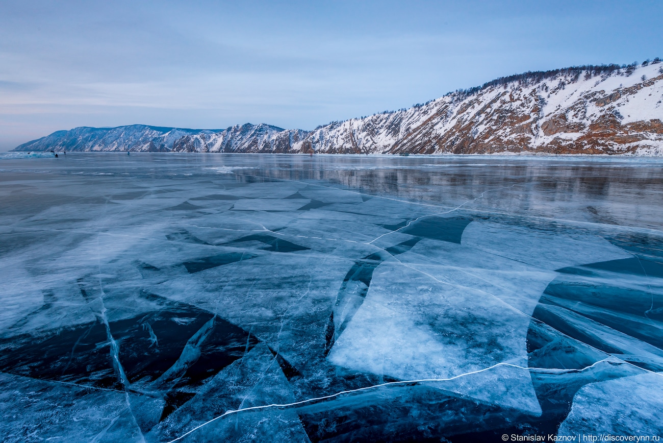 застывший лед Байкала