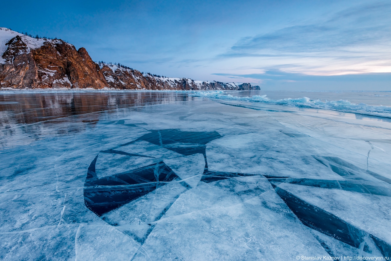 застывший лед Байкала